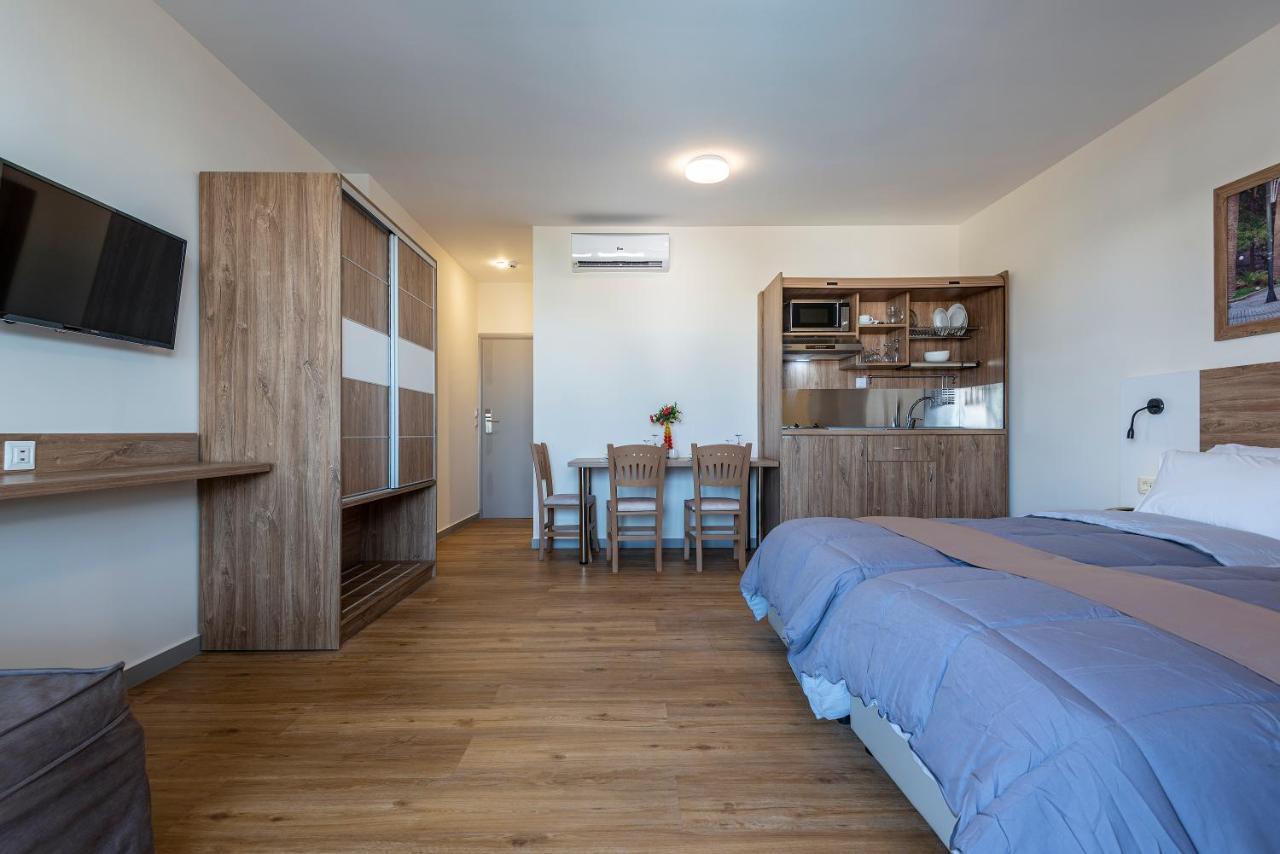 Pelopas Hotel Tigkaki  Luaran gambar