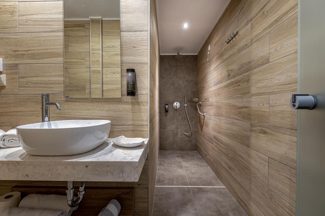 Pelopas Hotel Tigkaki  Luaran gambar